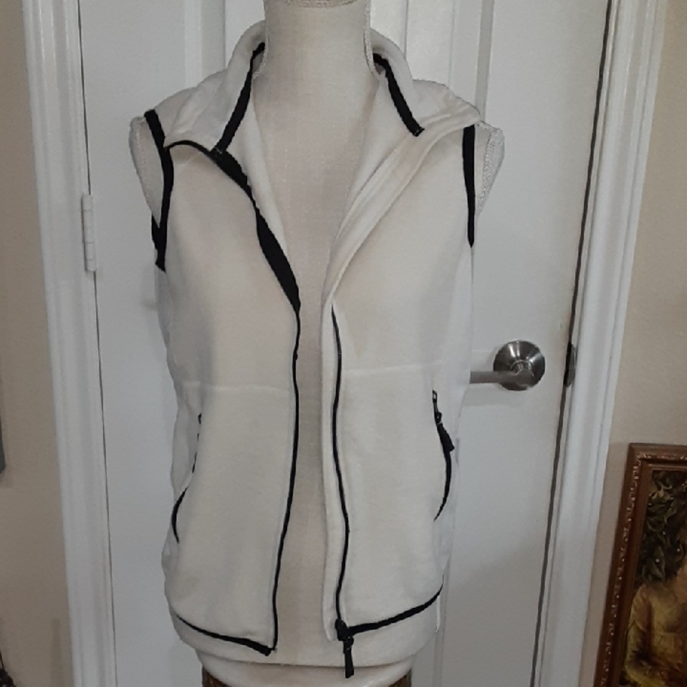 Aigle ACTimum Cream Fleece Performance Vest w/Black Trim - L